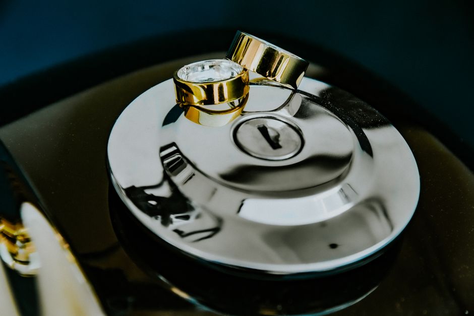 Stainless Steel vs Gold vs Silver: Which Jewellery Metal Is Right?